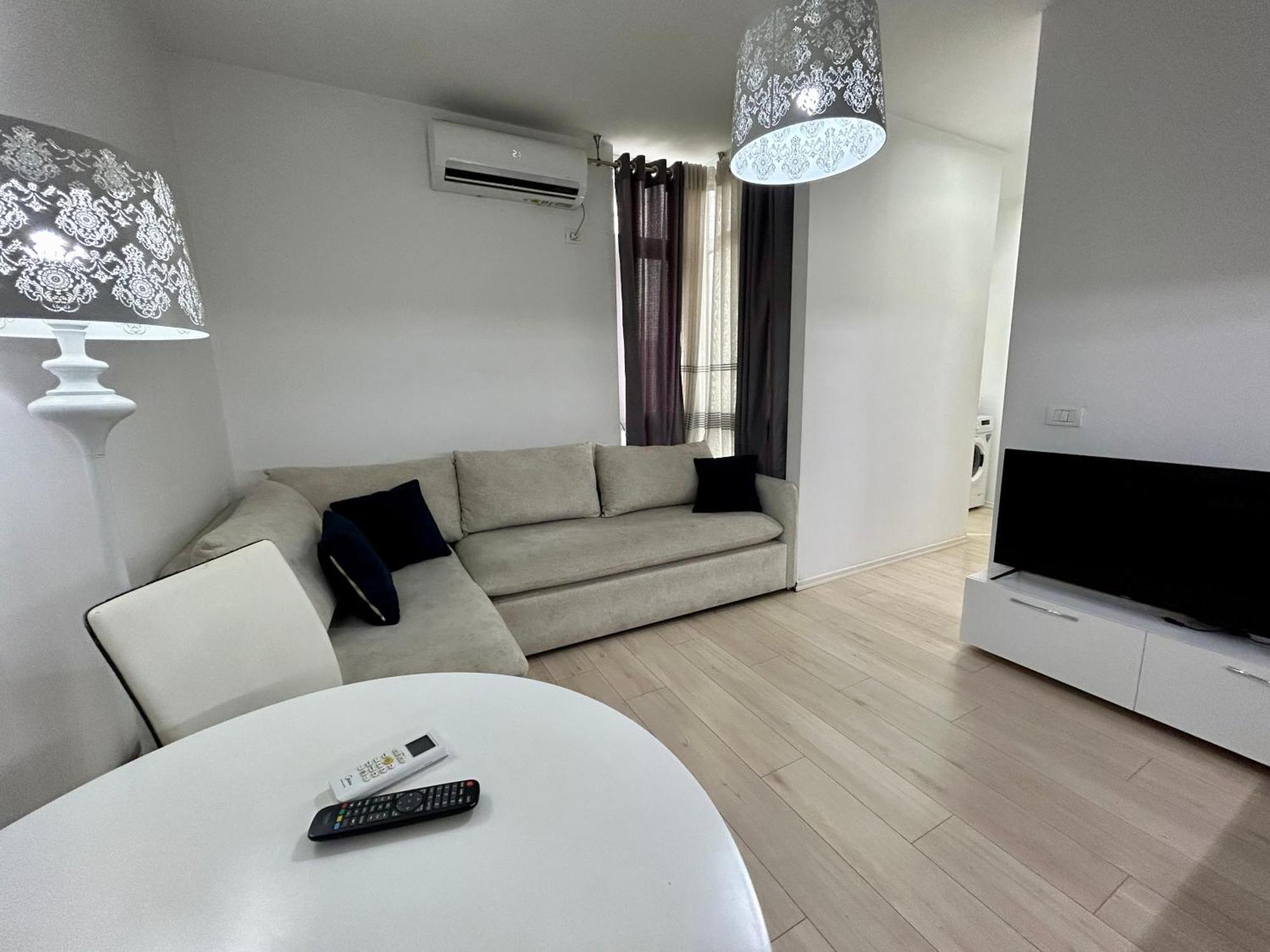 A&X Lovely And Central Apartment - 24H Self Check-In 地拉那 外观 照片