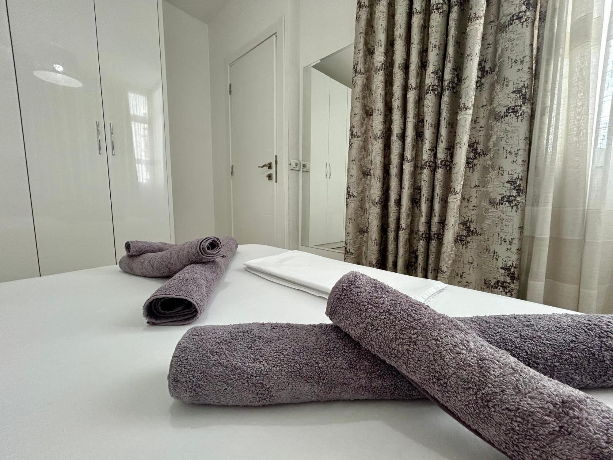 A&X Lovely And Central Apartment - 24H Self Check-In 地拉那 外观 照片