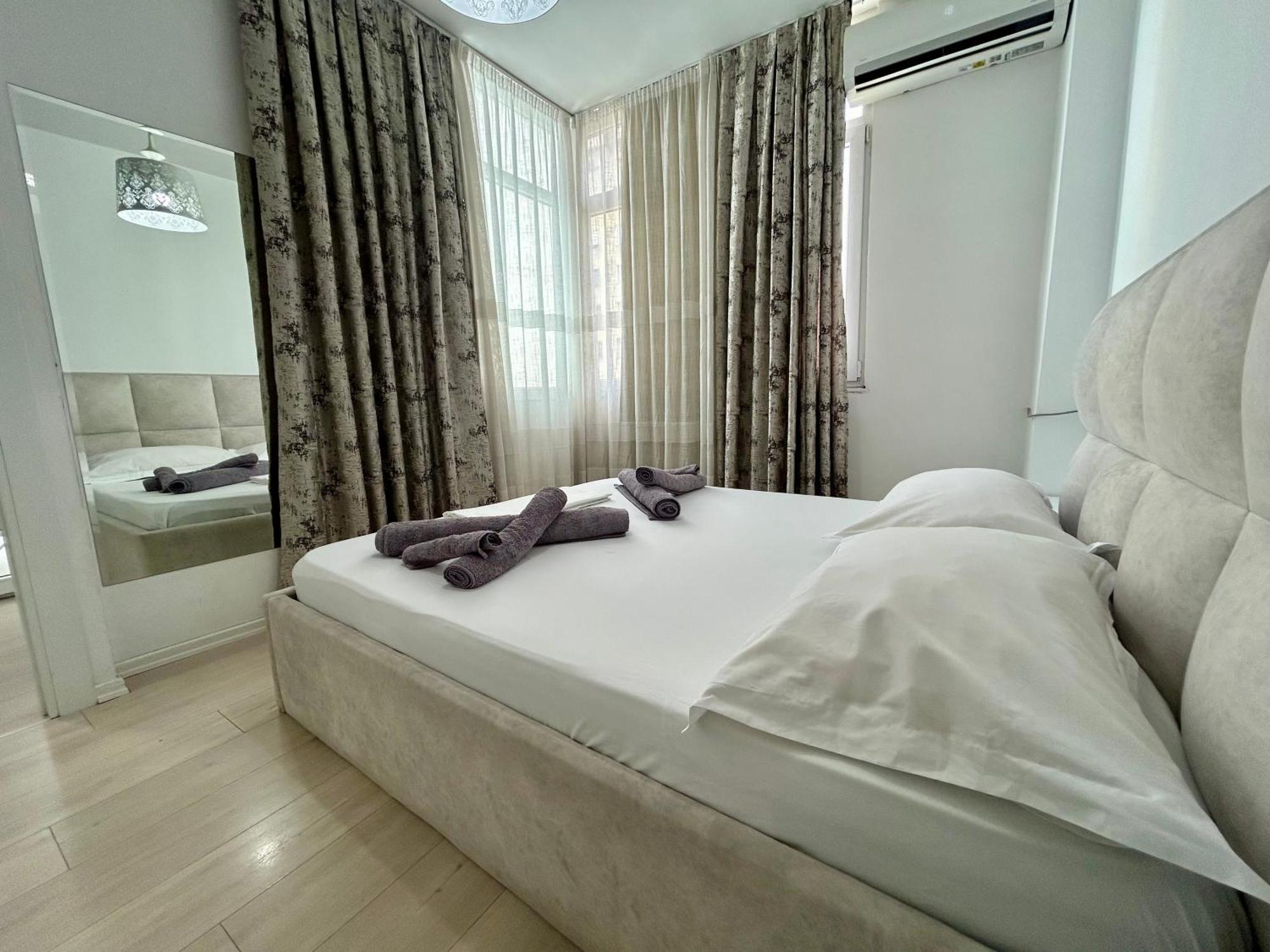 A&X Lovely And Central Apartment - 24H Self Check-In 地拉那 外观 照片
