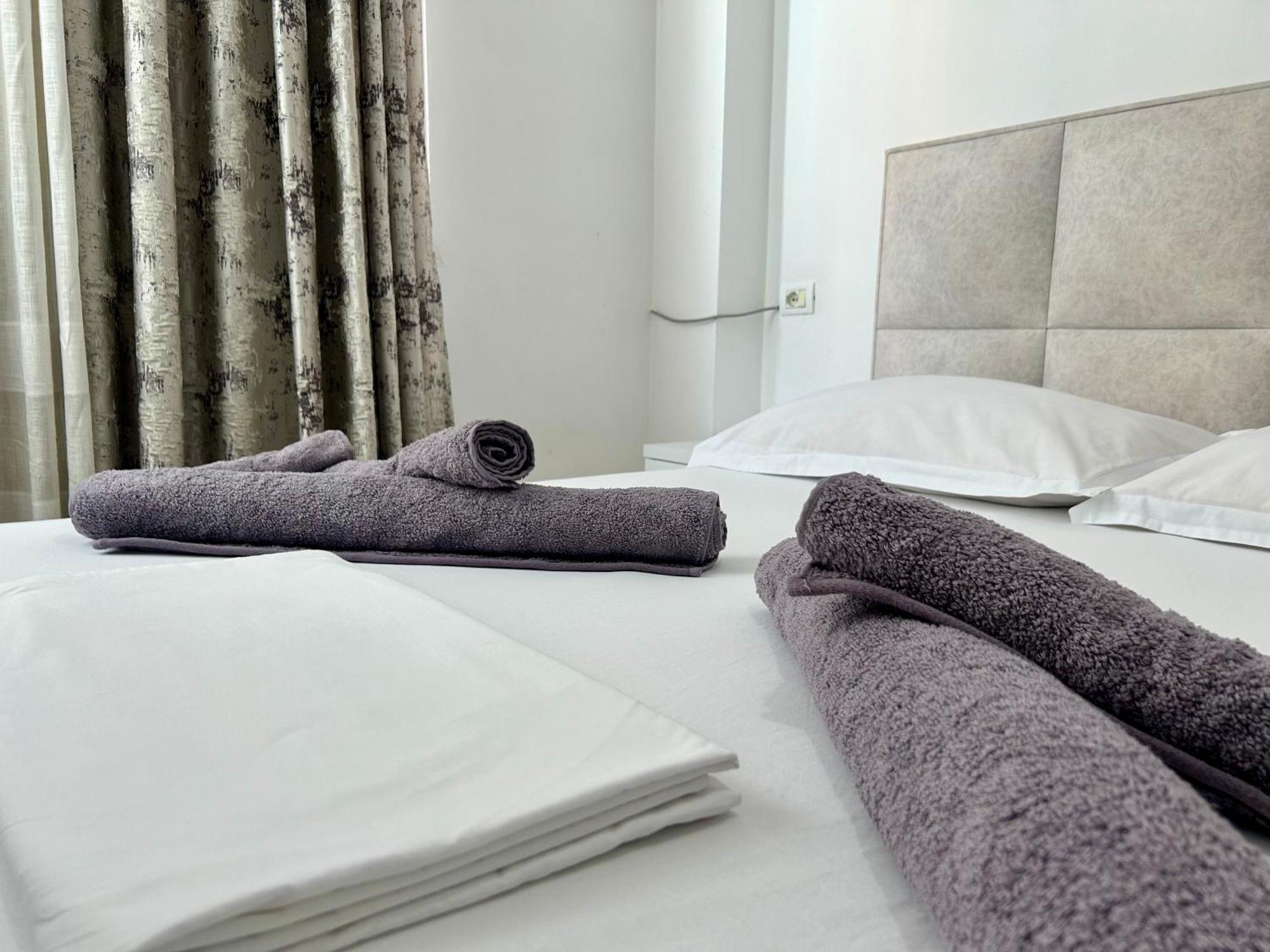 A&X Lovely And Central Apartment - 24H Self Check-In 地拉那 外观 照片